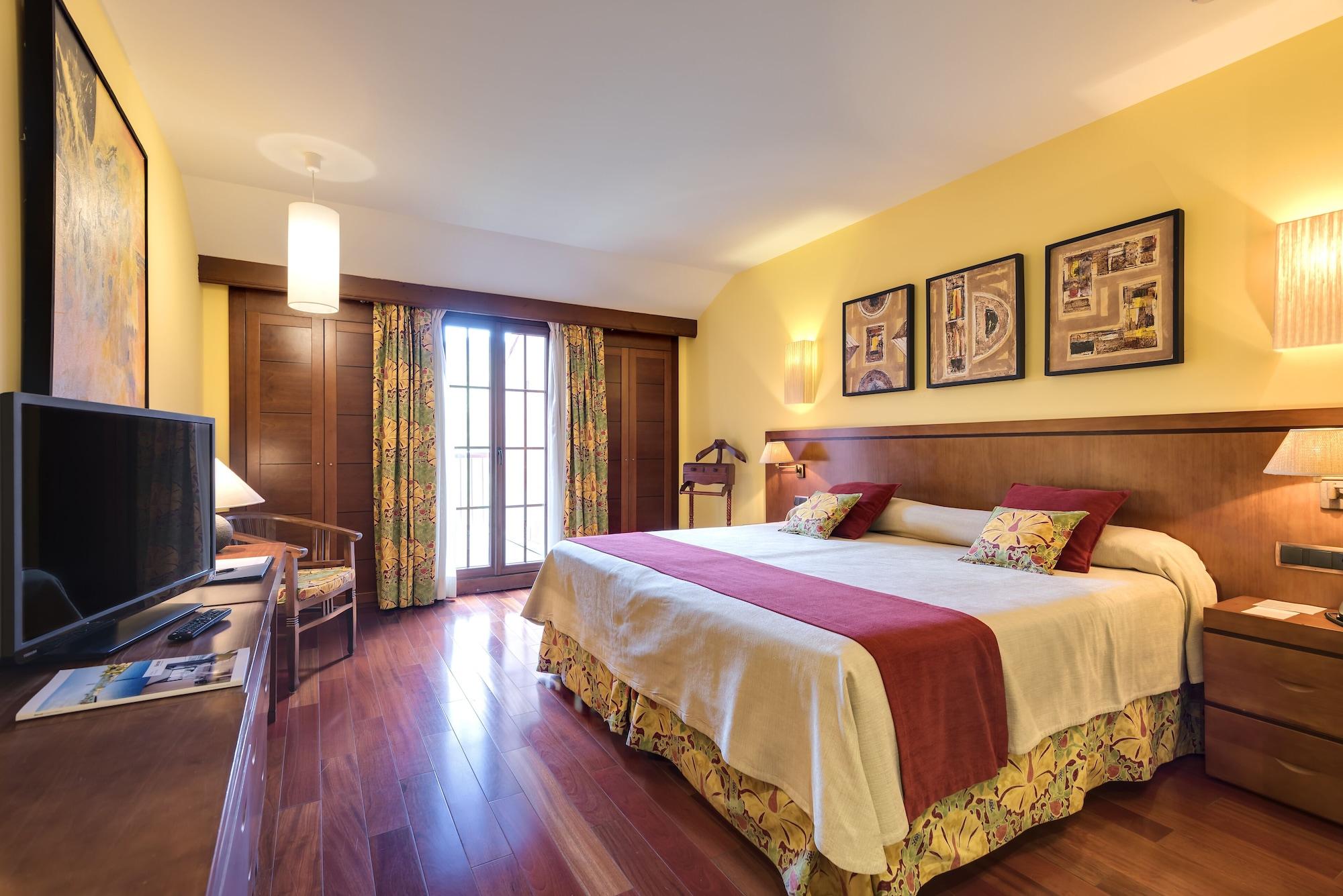 Barceló Monasterio de Boltaña Hotel Kültér fotó A room at the Hotel El Prado